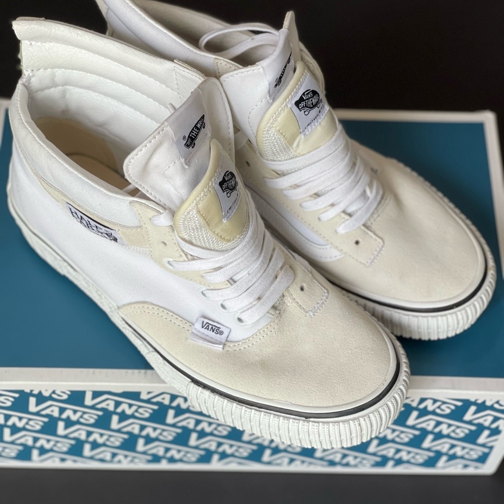 Vans Off The Wall White High-Top Sneakers. Like New. Material Suede. - Picture 7 of 12